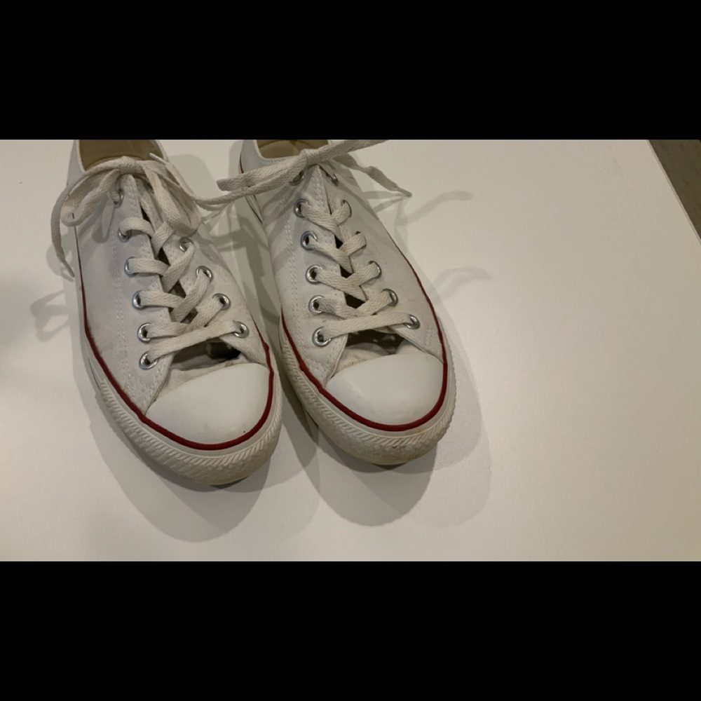 Converse tennis shoes